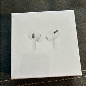 Source Unknown White Earbud Headphones